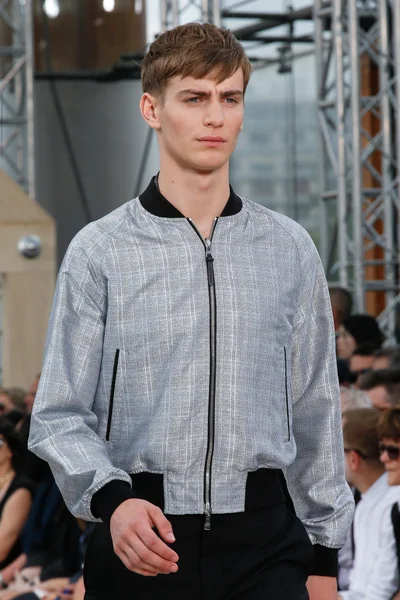 Look 74